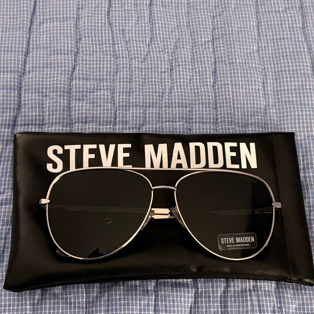 New! Steve Madden silver aviator sunglasses